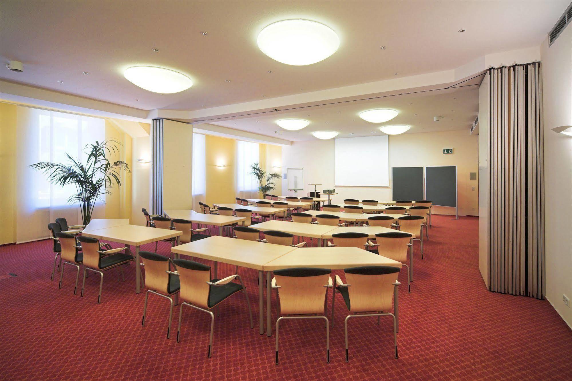Stadthotel Freiburg Kolping Hotels & Resorts Ngoại thất bức ảnh